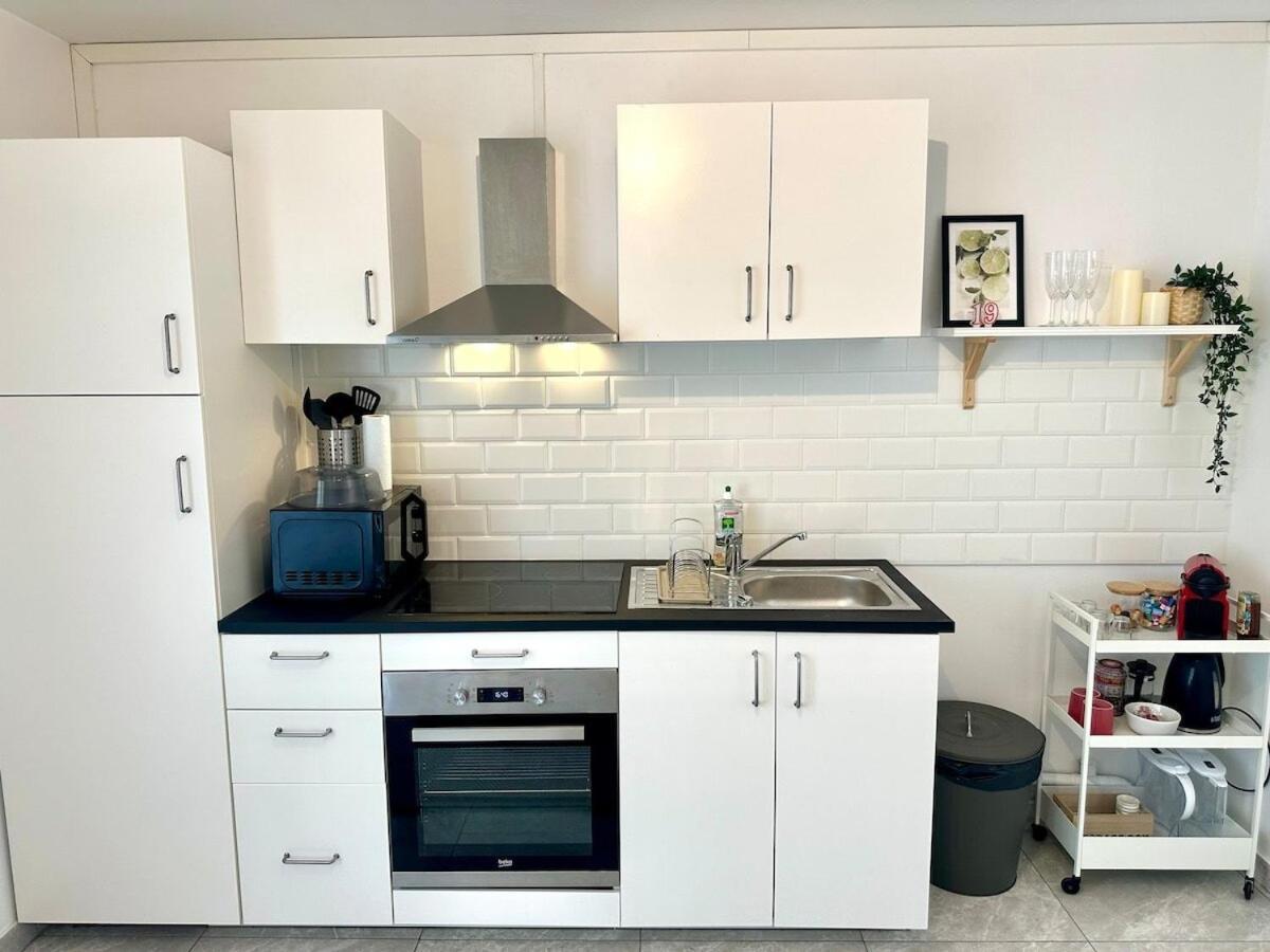 Au Coeur Du Quartier Taittinger Appartement Reims Buitenkant foto