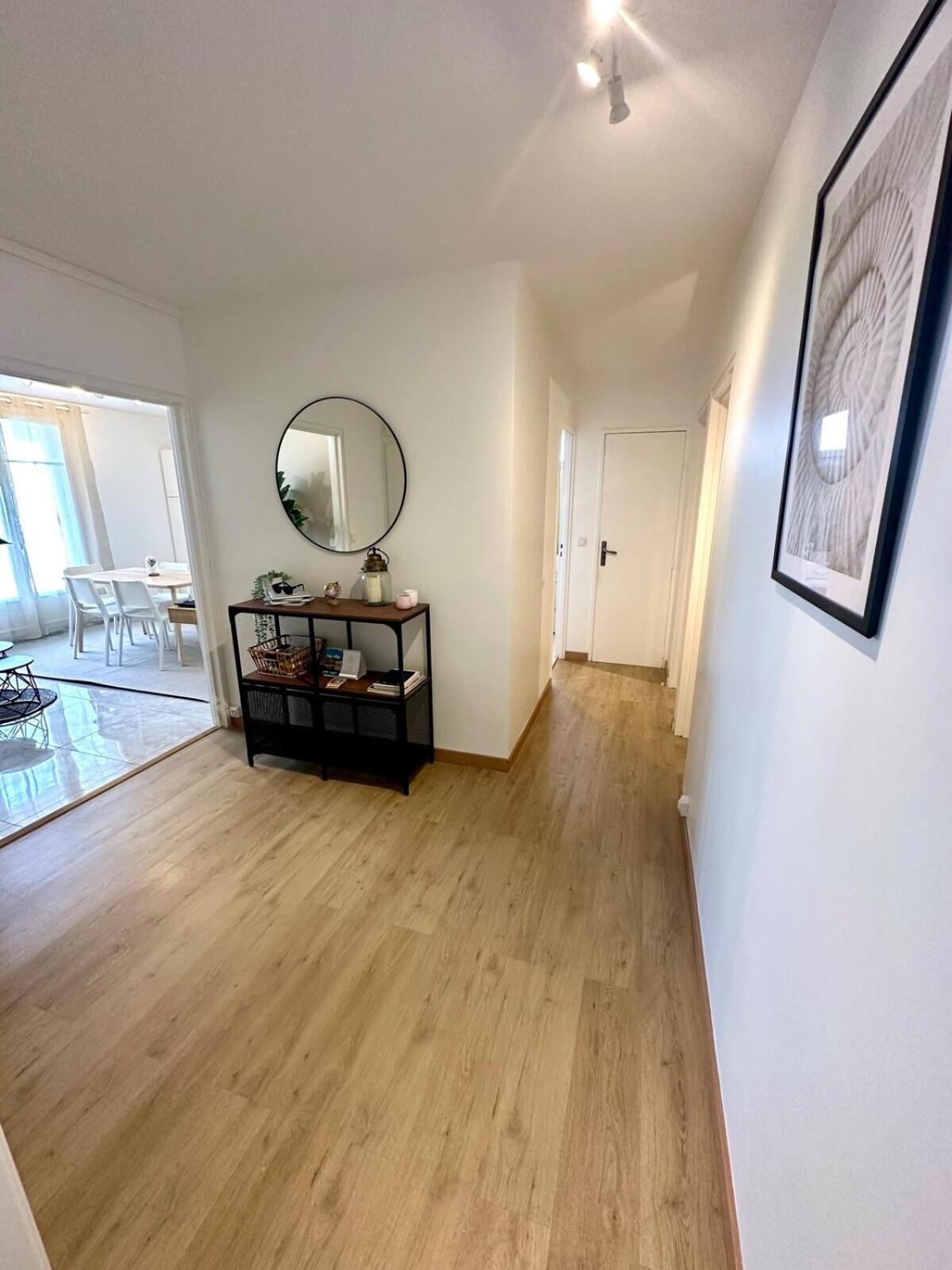 Au Coeur Du Quartier Taittinger Appartement Reims Buitenkant foto