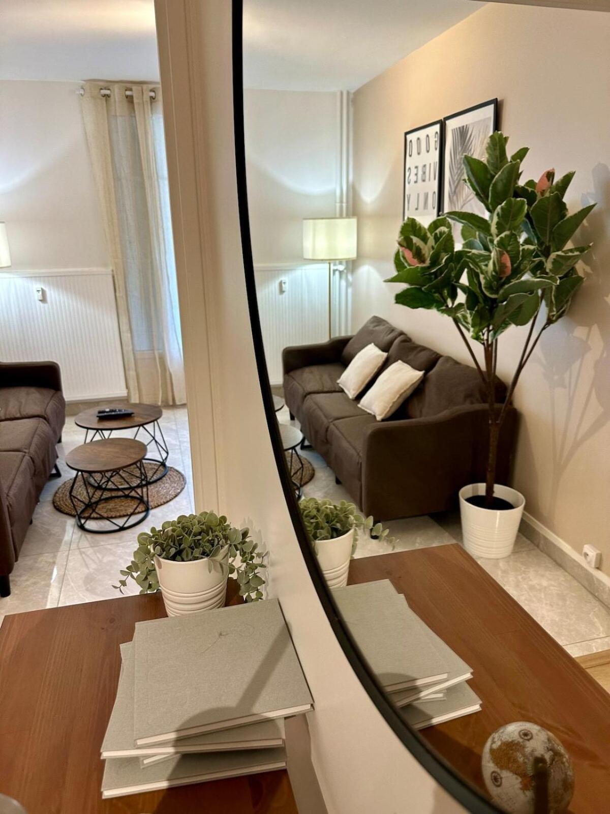 Au Coeur Du Quartier Taittinger Appartement Reims Buitenkant foto